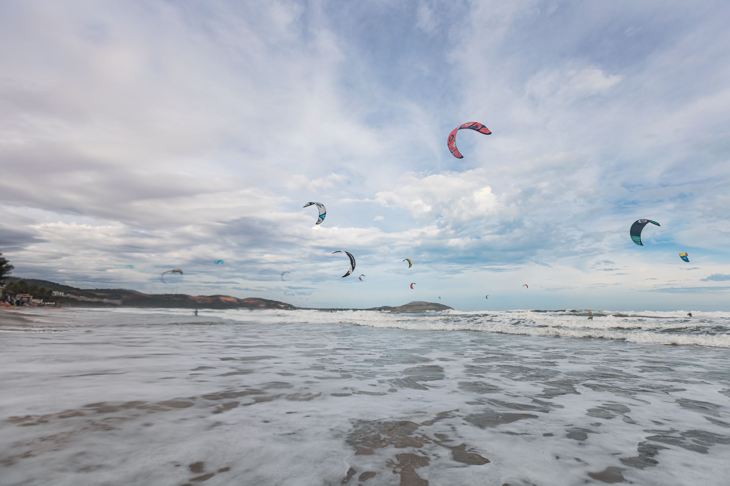 Zdjęcie do artykułu: Kitesurfing – ekstremalna zabawa z wiatrem